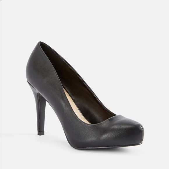 JustFab Tanna Pumps - Picture 2 of 6